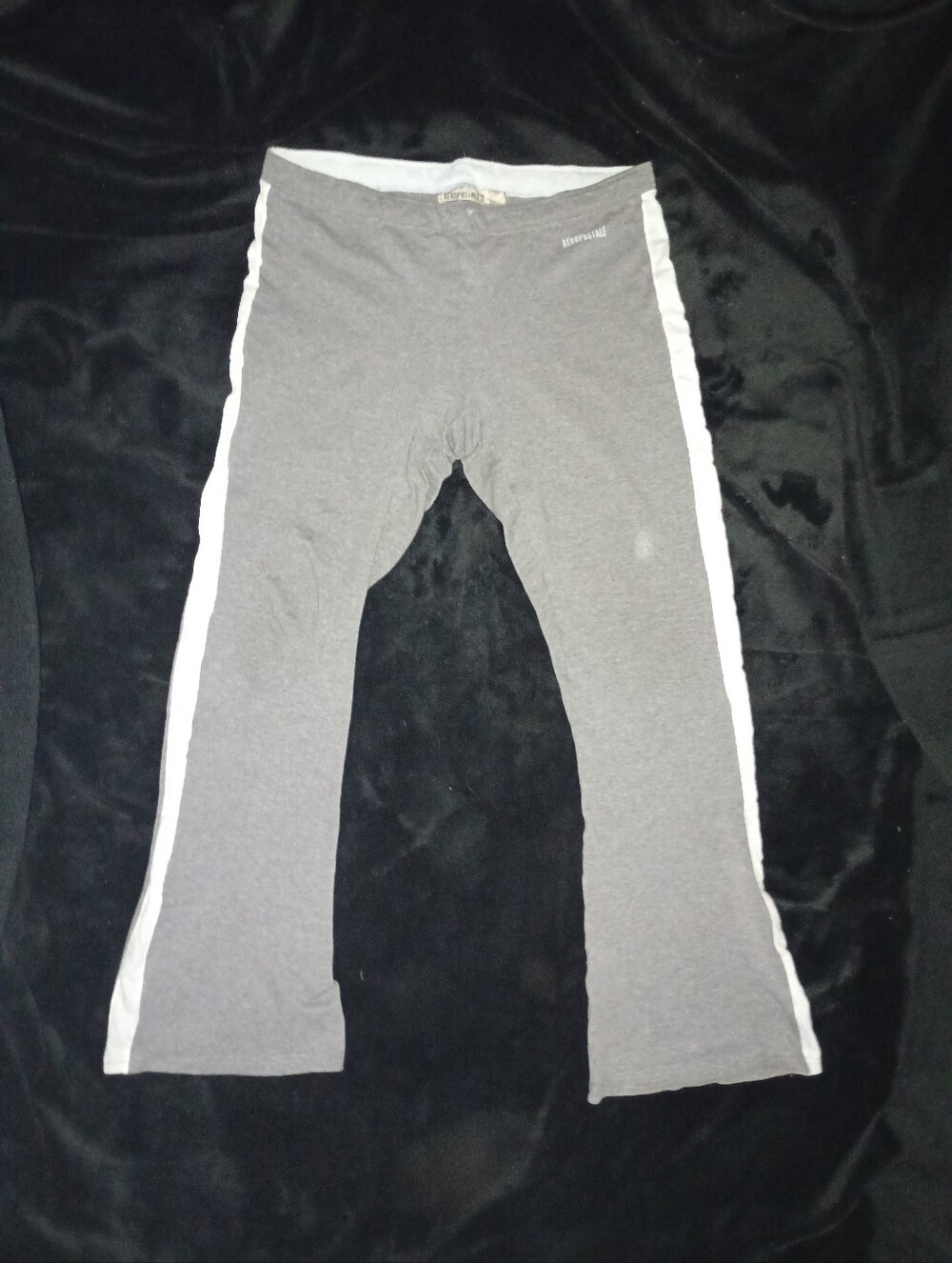 Aeropostale Women’s Gray/White Side Stripe Pull-On Sweatpants L